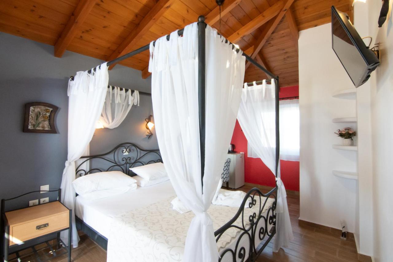 Coralli Rooms & Restaurant Elafonissos Eksteriør billede