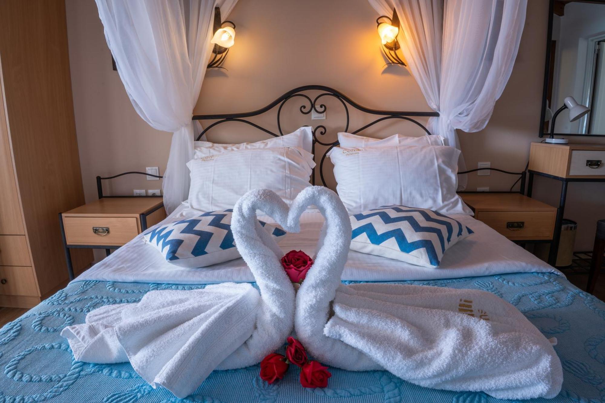 Coralli Rooms & Restaurant Elafonissos Eksteriør billede